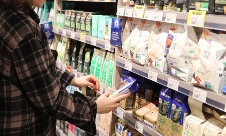 Estos supermercados y tiendas ecológicas acordaron precios y fueron multados con 13 millones de euros Estos supermercados y tiendas ecológicas acordaron precios y fueron multados con 13 millones de euros